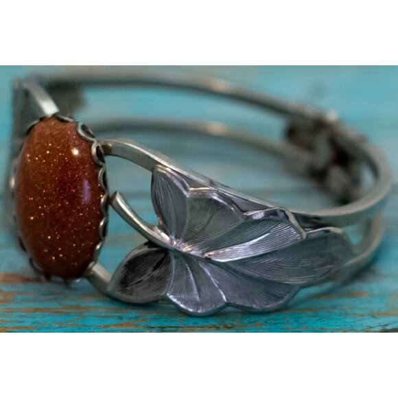 7 inch, Vintage Brown Oval Gem Silver Tone Elven Leaves Hinge Bangle - P30 - Picture 2 of 3